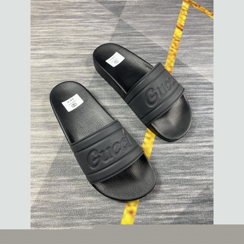 G*u*i slippers